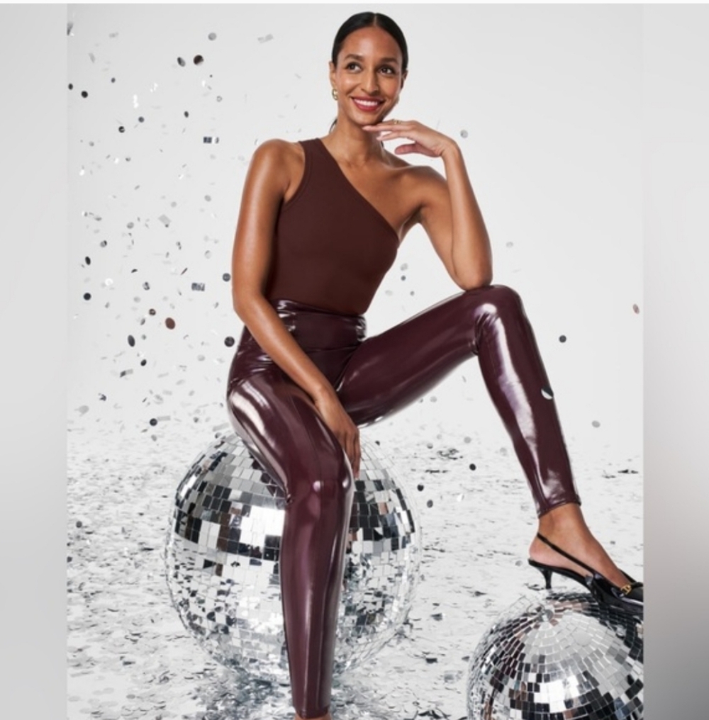 NWT Spanx Faux Patent Leather Leggings Ruby Size M‎